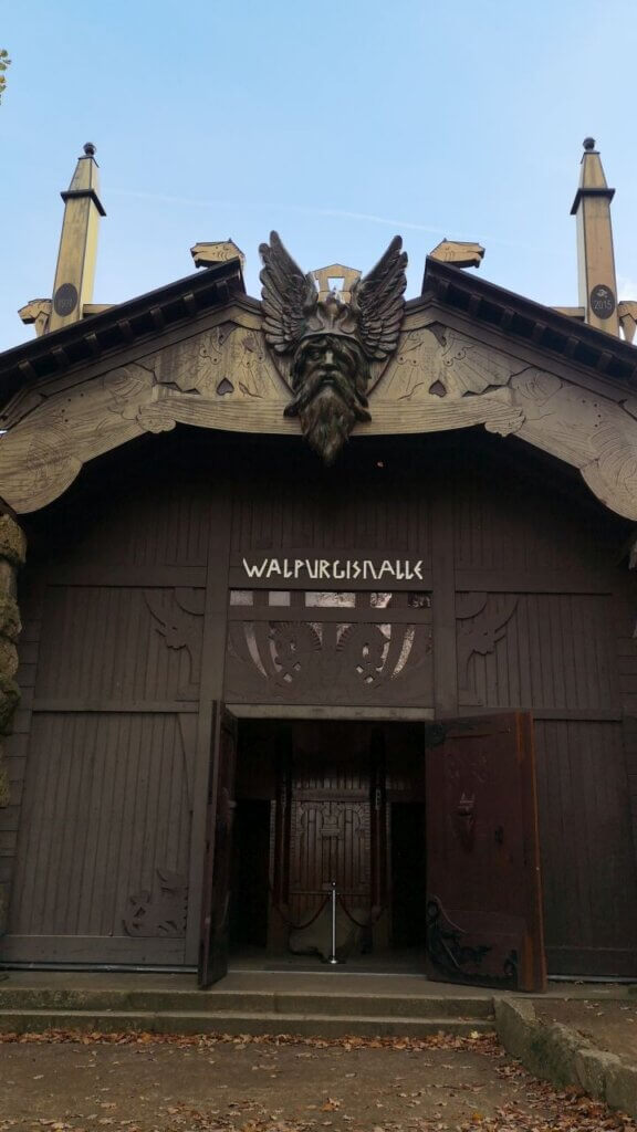 Die Walpurgishalle am Hexentanzplatz